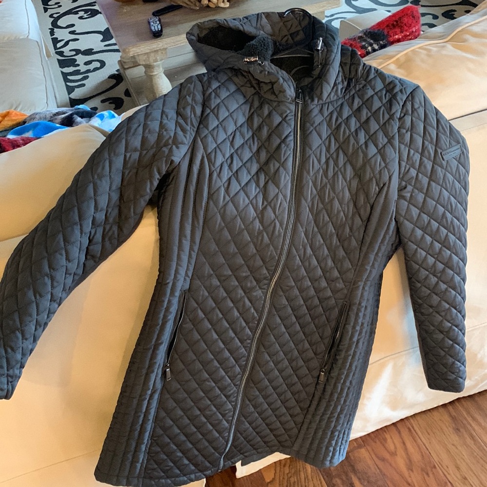 Womens gray BCBG insulated coat. Size medium.